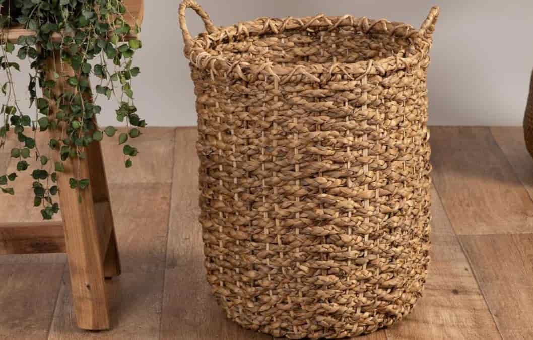 سبد استوانه ای حصیری مناسب نگهداری لوازم روزمره